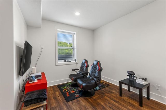2309 NE Colonnade Avenue, Blue Springs, MO 64029