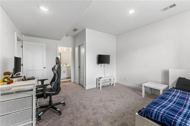 2309 NE Colonnade Avenue, Blue Springs, MO 64029