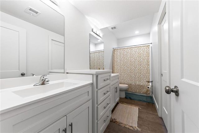 2309 NE Colonnade Avenue, Blue Springs, MO 64029