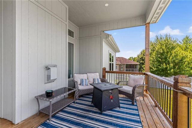 2309 NE Colonnade Avenue, Blue Springs, MO 64029
