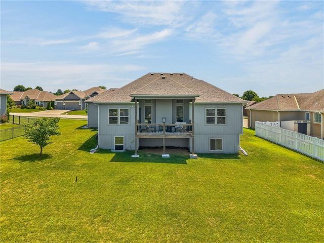 2309 NE Colonnade Avenue, Blue Springs, MO 64029