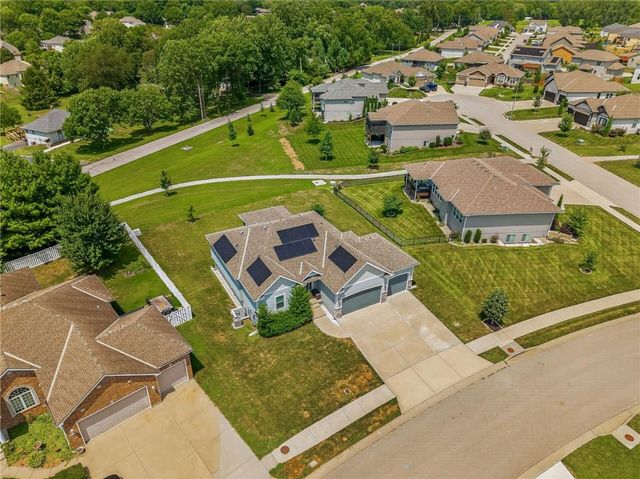 2309 NE Colonnade Avenue, Blue Springs, MO 64029