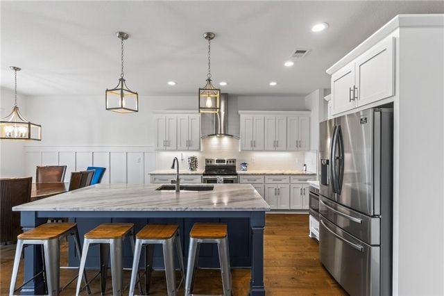 2309 NE Colonnade Avenue, Blue Springs, MO 64029