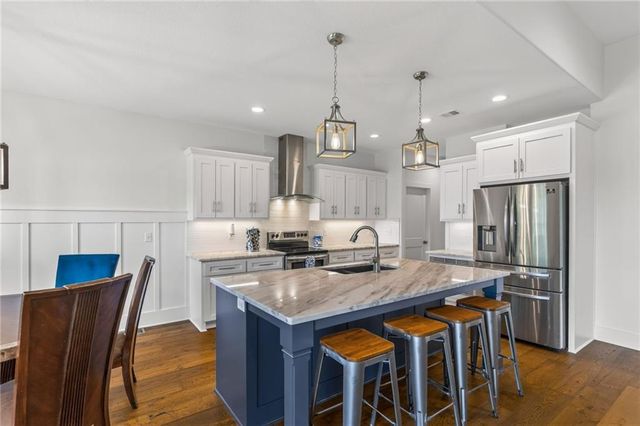 2309 NE Colonnade Avenue, Blue Springs, MO 64029