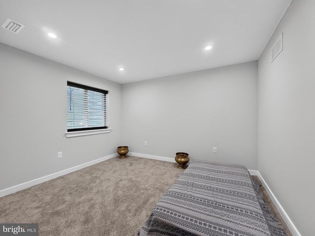 1061 LIFFORD RD, Cheltenham, PA 19012