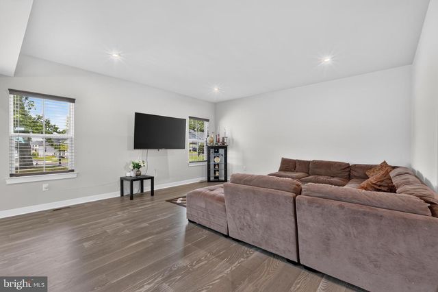 1061 LIFFORD RD, Cheltenham, PA 19012