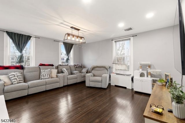 540 Jefferson Ave, Elizabeth City, NJ 07201
