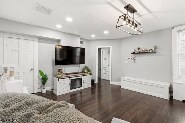 540 Jefferson Ave, Elizabeth City, NJ 07201