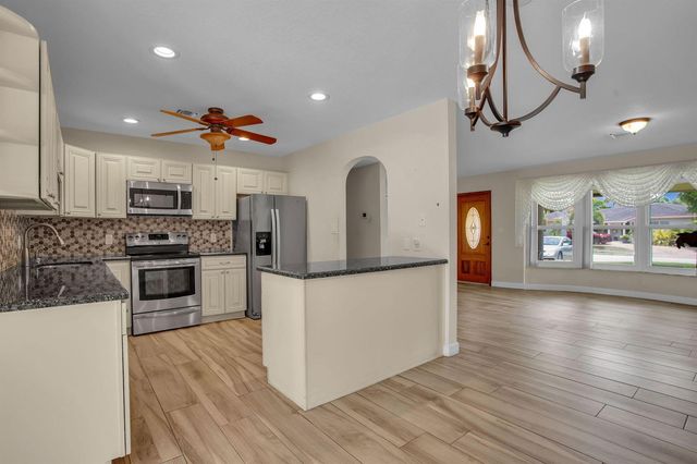 1910 NE 52nd Street NE, Fort Lauderdale, FL 33308