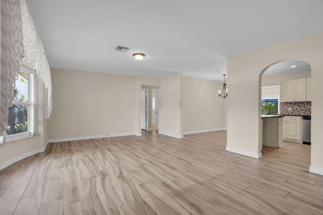 1910 NE 52nd Street NE, Fort Lauderdale, FL 33308