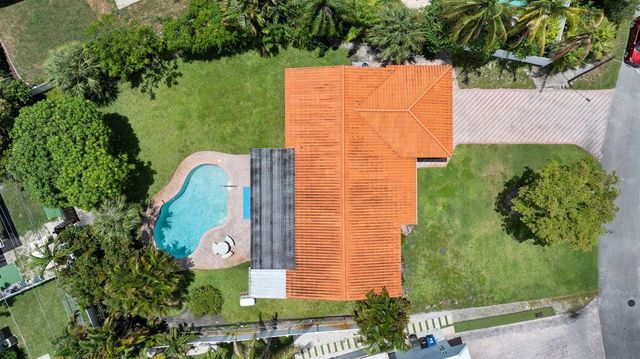 1910 NE 52nd Street NE, Fort Lauderdale, FL 33308