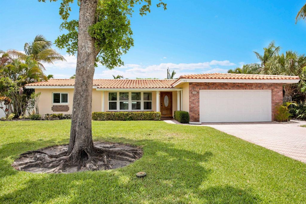 1910 NE 52nd Street NE, Fort Lauderdale, FL 33308