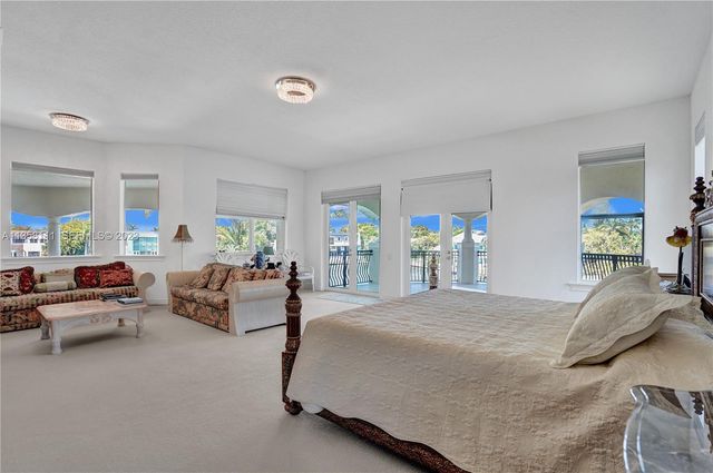 1130 Harbor Court, Hollywood, FL 33019