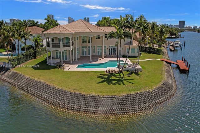 1130 Harbor Court, Hollywood, FL 33019