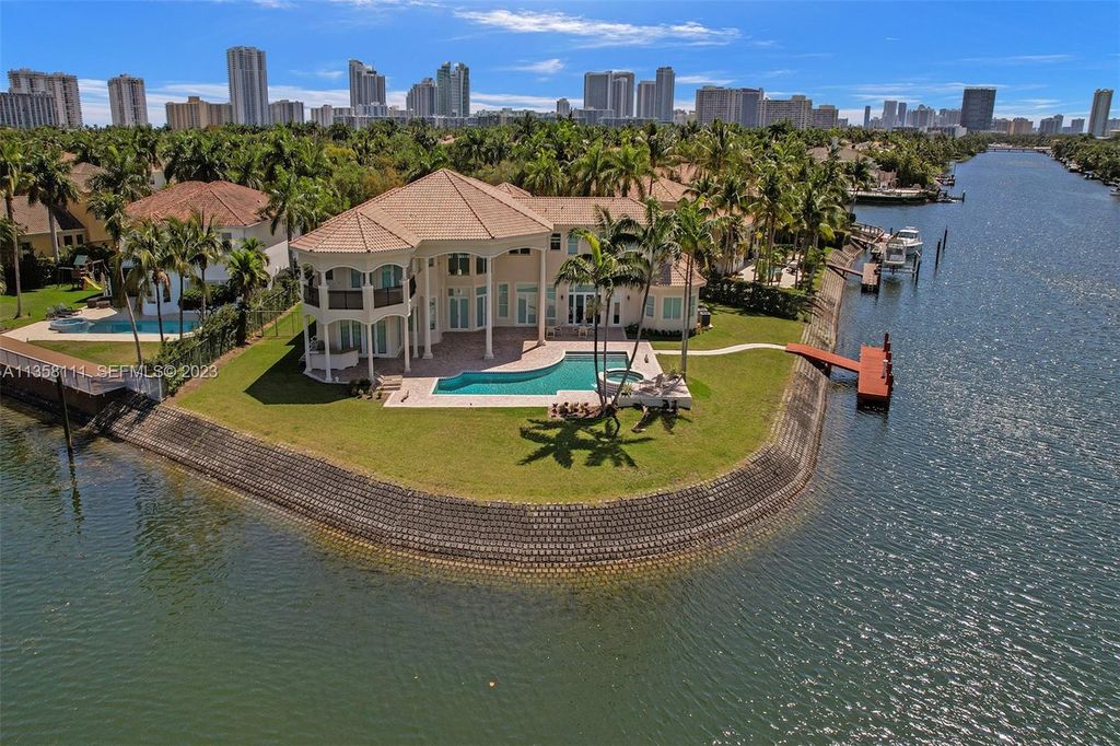 1130 Harbor Court, Hollywood, FL 33019