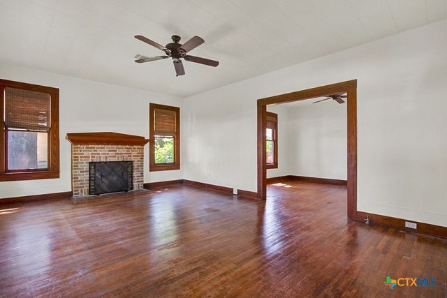209 Lockhart Street, Martindale, TX 78655