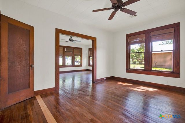 209 Lockhart Street, Martindale, TX 78655