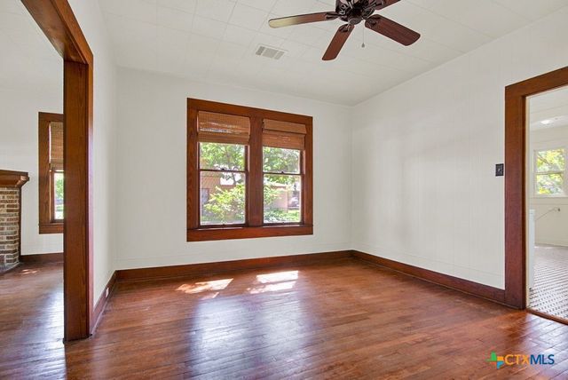 209 Lockhart Street, Martindale, TX 78655