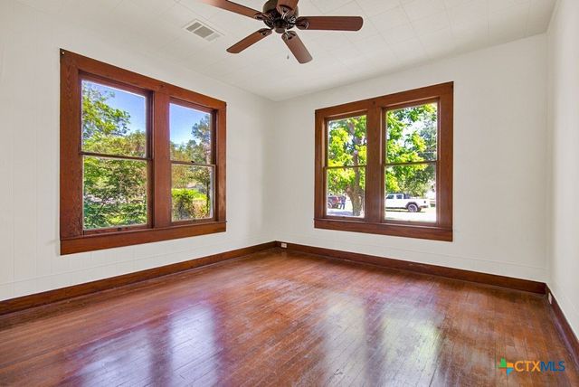 209 Lockhart Street, Martindale, TX 78655