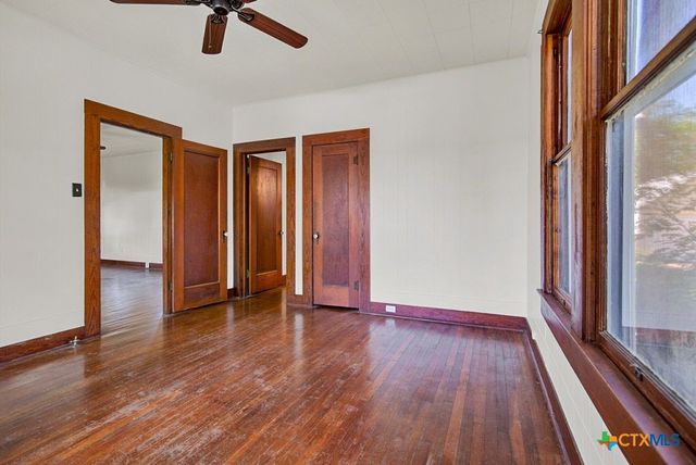 209 Lockhart Street, Martindale, TX 78655