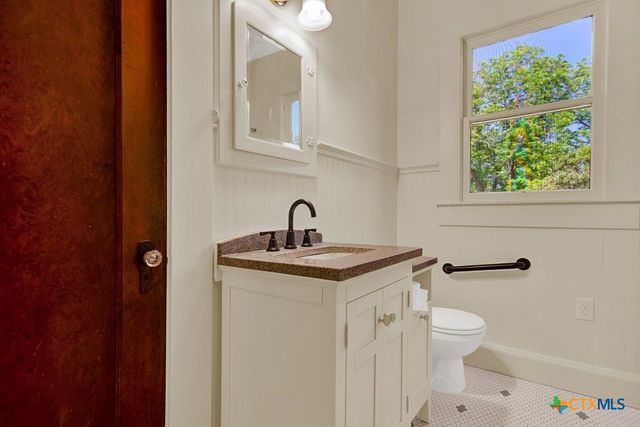 209 Lockhart Street, Martindale, TX 78655