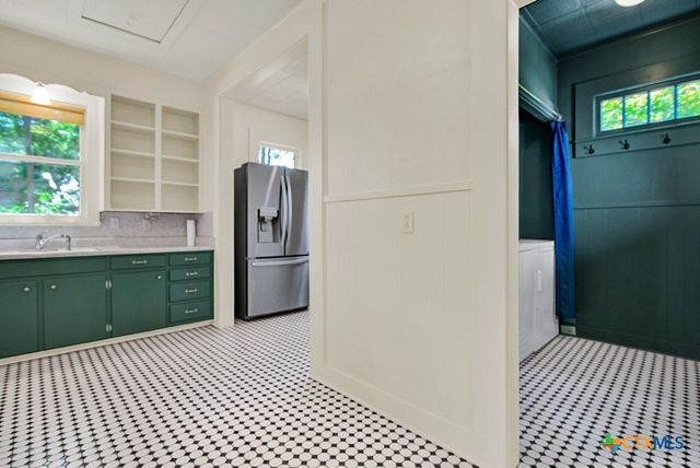 209 Lockhart Street, Martindale, TX 78655