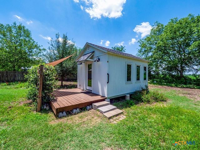 209 Lockhart Street, Martindale, TX 78655