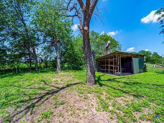 209 Lockhart Street, Martindale, TX 78655