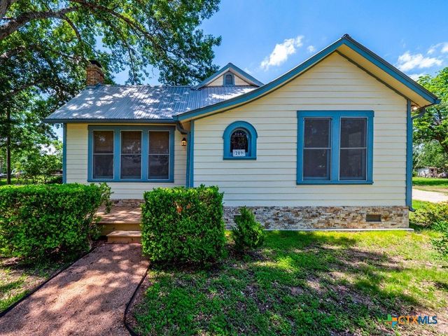 209 Lockhart Street, Martindale, TX 78655