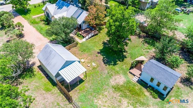 209 Lockhart Street, Martindale, TX 78655