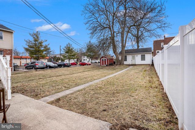 515 N BROAD ST, Lansdale, PA 19446