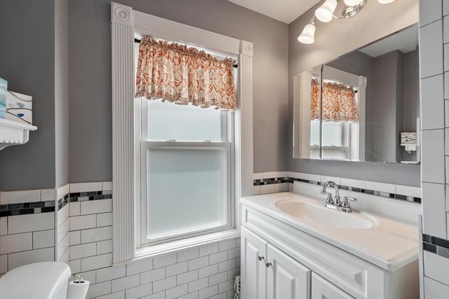 1 Union Street, Amesbury, MA 01913