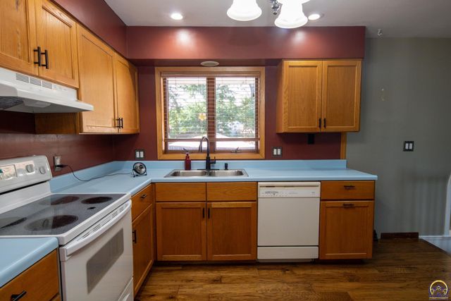 2302 Diane Ave, Emporia, KS 66801