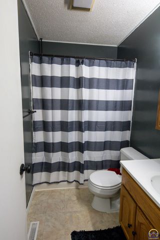 2302 Diane Ave, Emporia, KS 66801