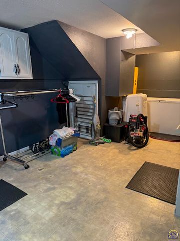 2302 Diane Ave, Emporia, KS 66801