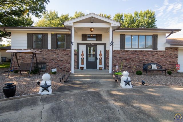 2302 Diane Ave, Emporia, KS 66801