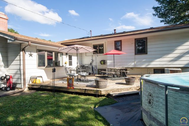 2302 Diane Ave, Emporia, KS 66801