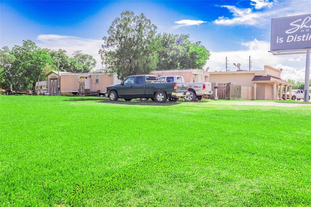20230 Highway 6, Manvel, TX 77578