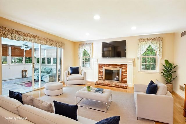 48 Mill Pond Cir, Milford, MA 01757
