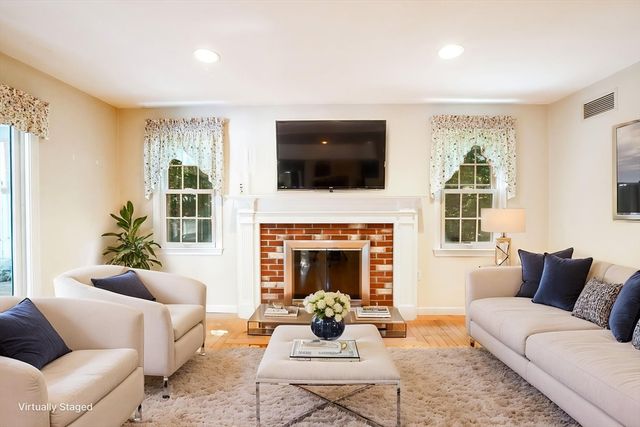 48 Mill Pond Cir, Milford, MA 01757