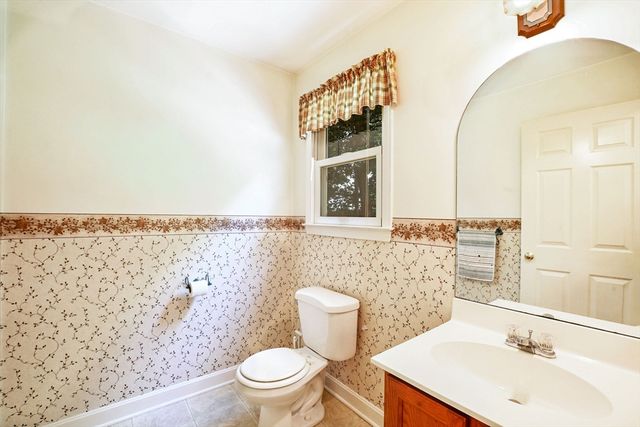 48 Mill Pond Cir, Milford, MA 01757