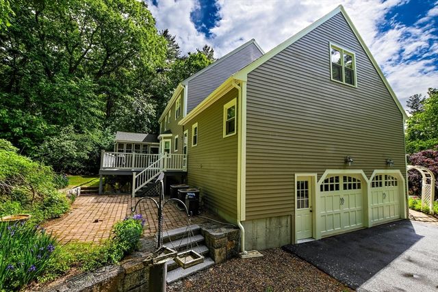 48 Mill Pond Cir, Milford, MA 01757