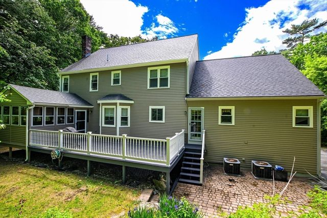 48 Mill Pond Cir, Milford, MA 01757