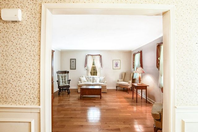 48 Mill Pond Cir, Milford, MA 01757
