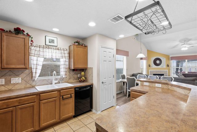 2712 Woodspring Acres Drive, Houston, TX 77345