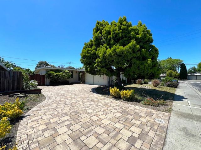 183 Thompson Square, Mountain View, CA 94043