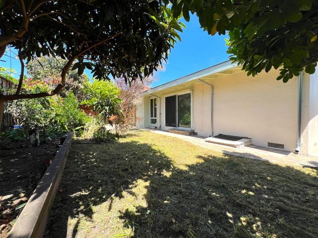 183 Thompson Square, Mountain View, CA 94043