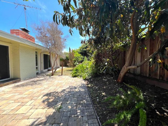 183 Thompson Square, Mountain View, CA 94043