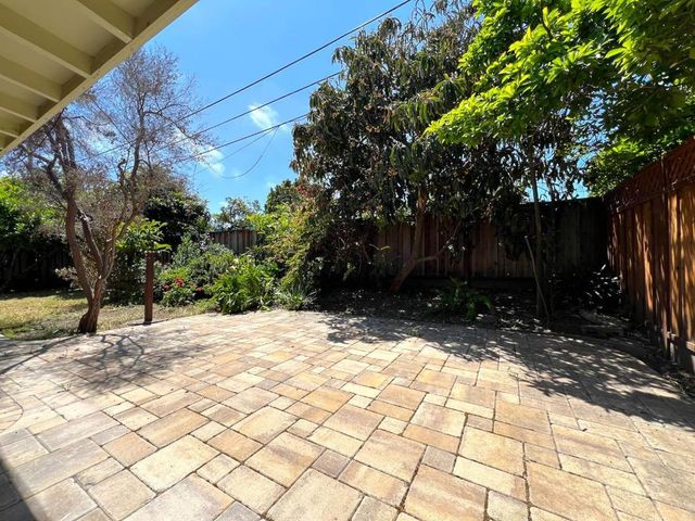 183 Thompson Square, Mountain View, CA 94043