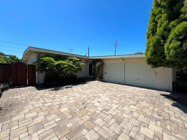 183 Thompson Square, Mountain View, CA 94043